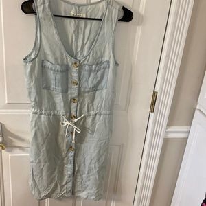 women’s sleeveless button up light blue dress